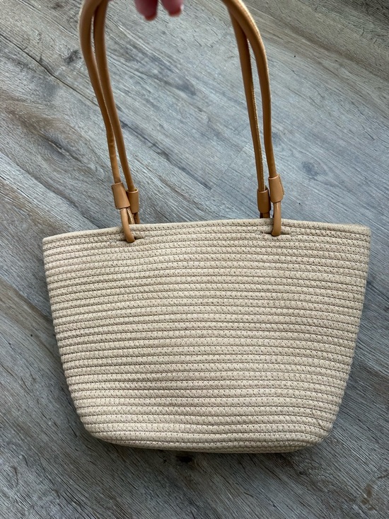 Woven Straw Tote Bag - Picture 2 of 5